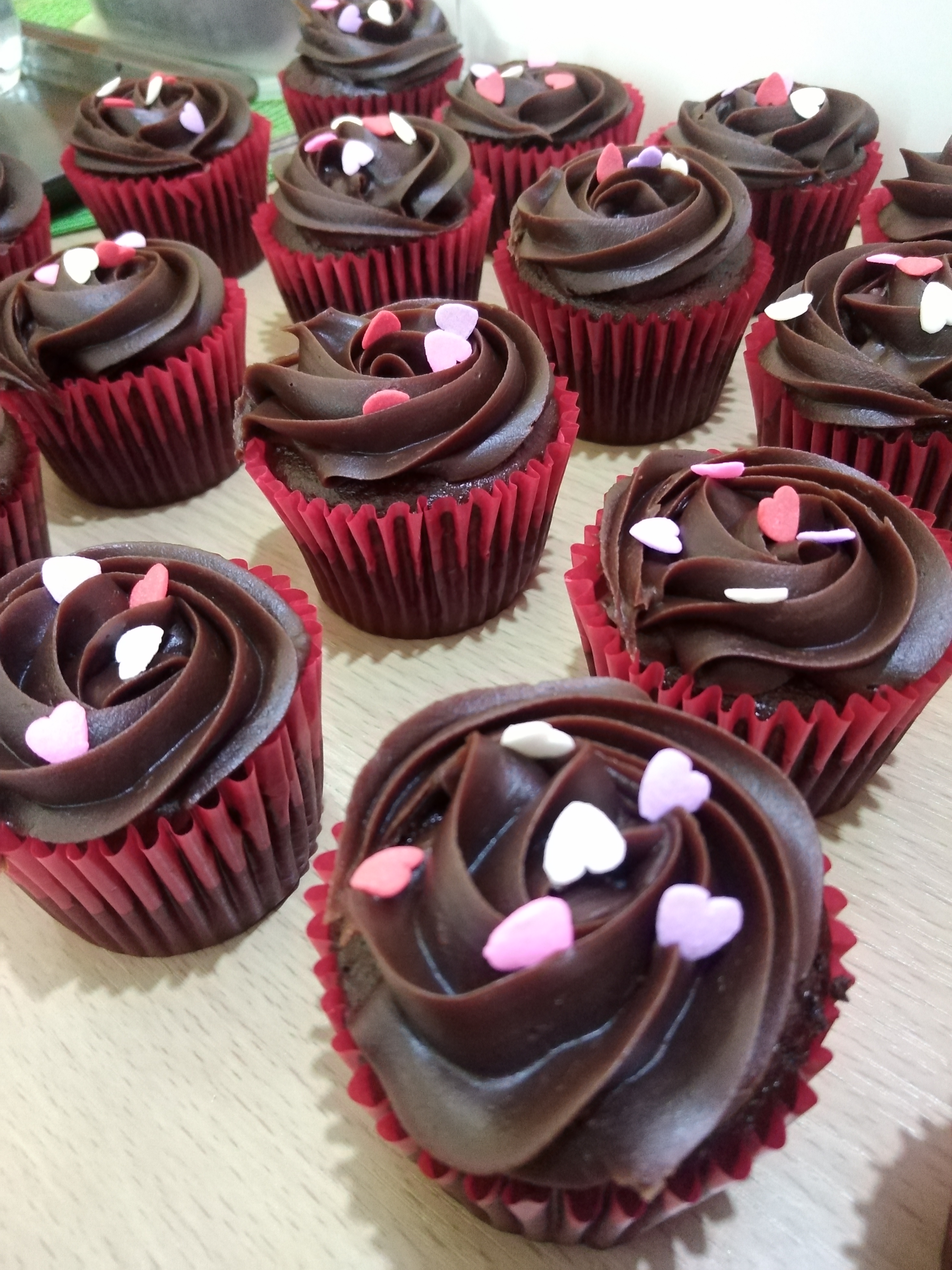 Cupcakes decorados con ganache de chocolate